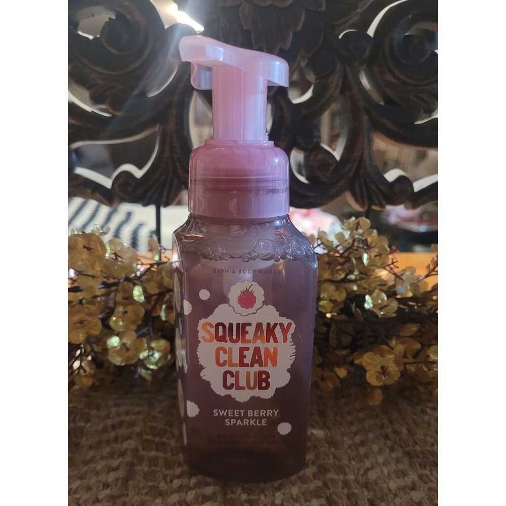 Squeaky Clean Club - Sweet Berry Sparkle - Bath and Body Works Foaming Handsoap
